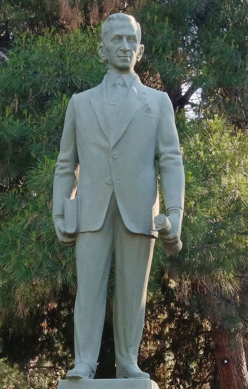 Hüseyin Öğütçen portresi