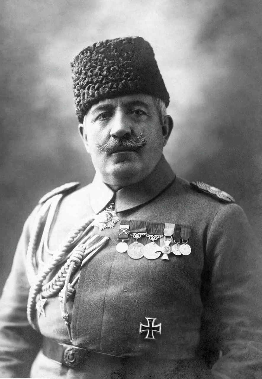 Ahmet İzzet Furgaç portresi