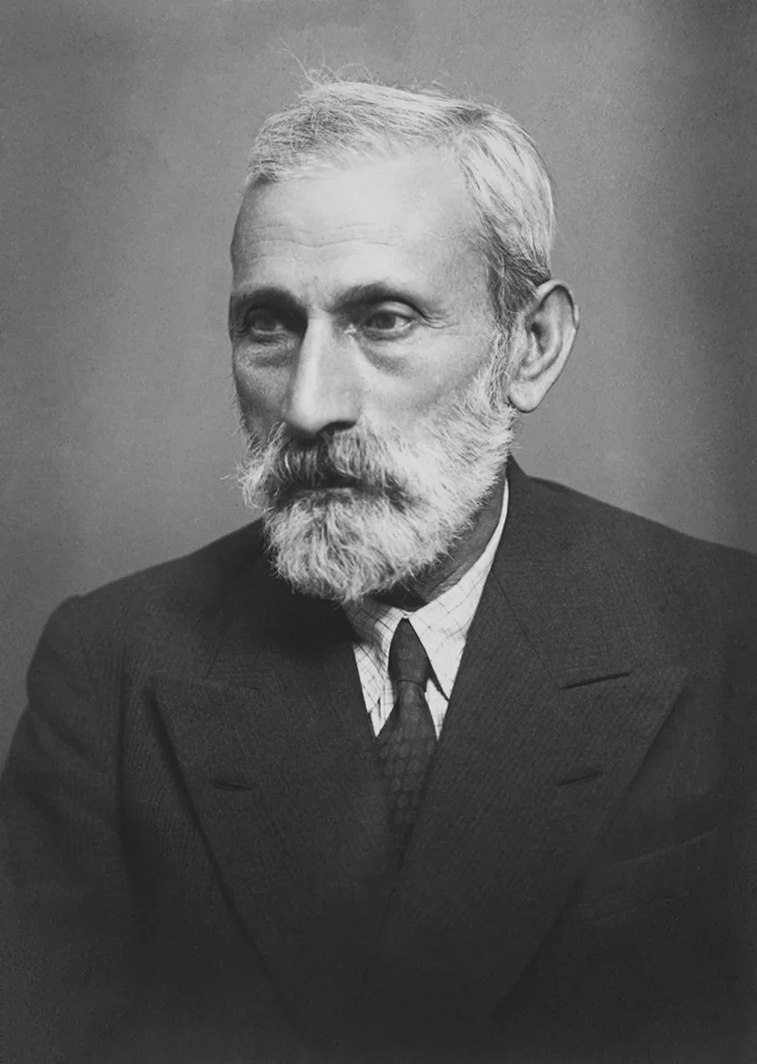 Hüseyinzade Ali Turan portresi